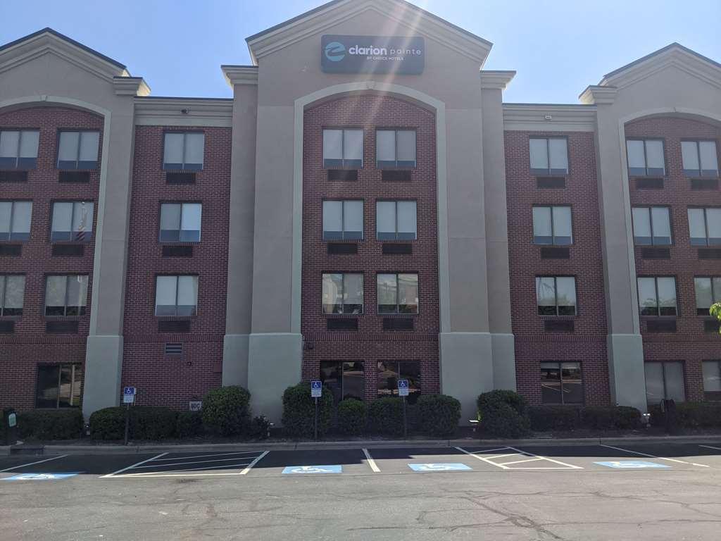 Clarion Pointe Greensboro Airport Exterior photo