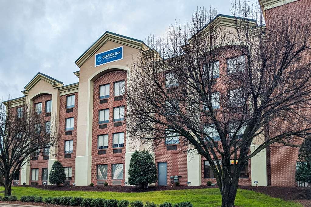Clarion Pointe Greensboro Airport Exterior photo